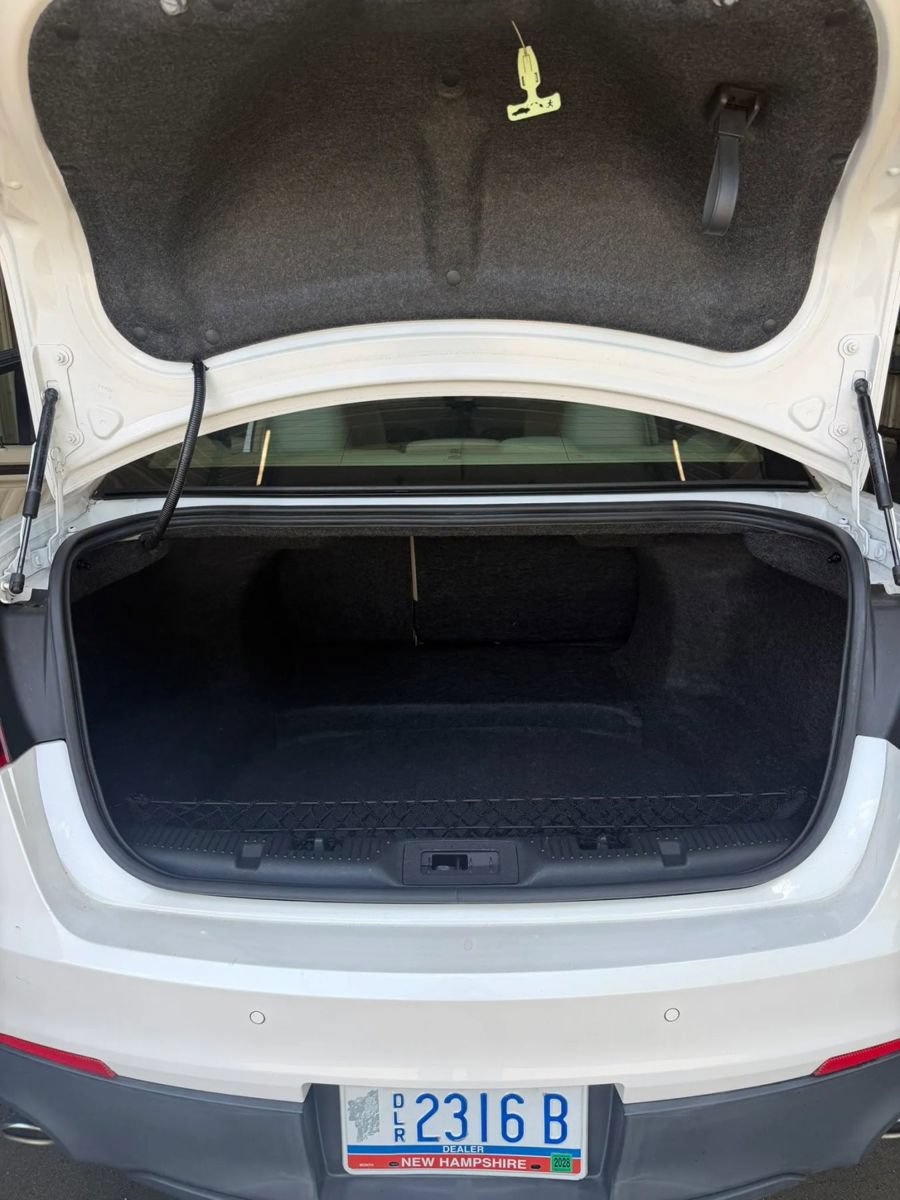 Used 2013 Ford Taurus Limited FWD image 9