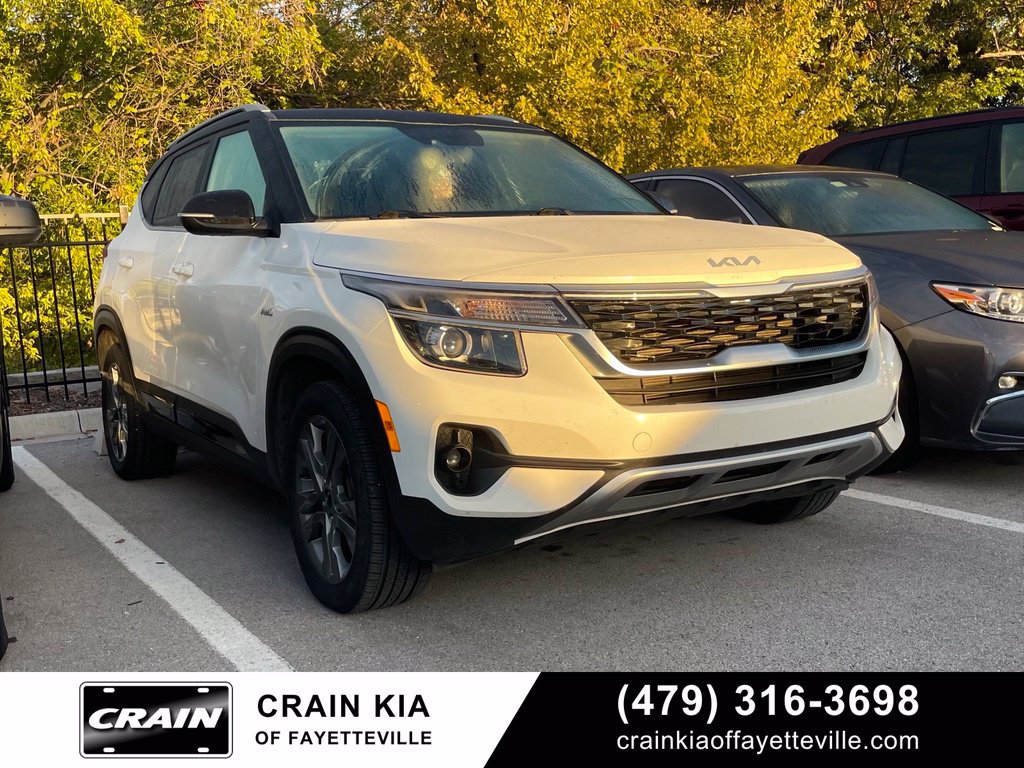 Used 2023 Kia Seltos S AWD/4WD image 1