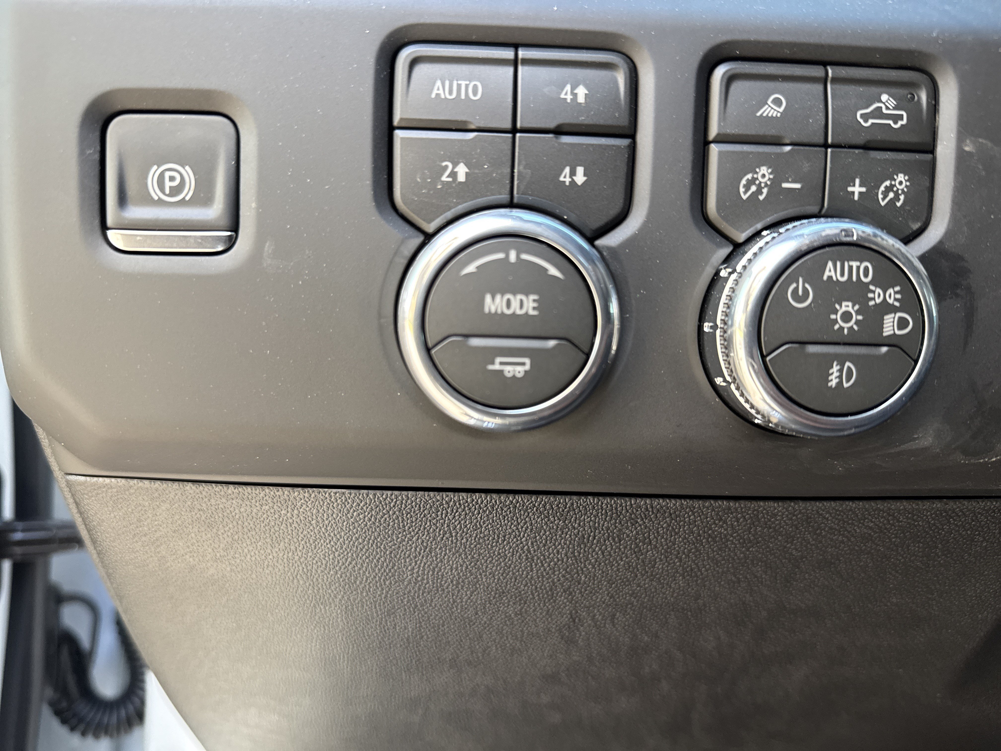 New 2026 GMC Sierra 2500 Denali Ultimate AWD/4WD image 18