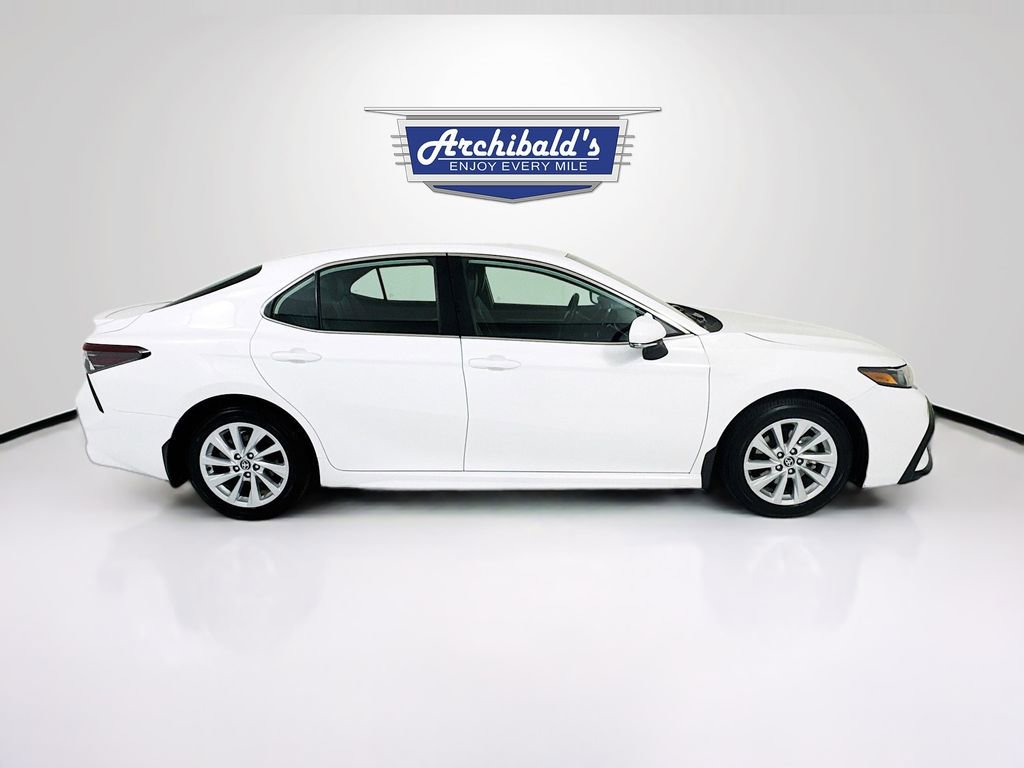 Used 2024 Toyota Camry SE FWD image 9