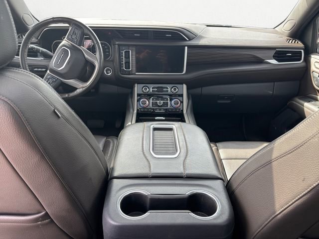 Used 2021 GMC Yukon Denali w/ Denali Premium Package image 10