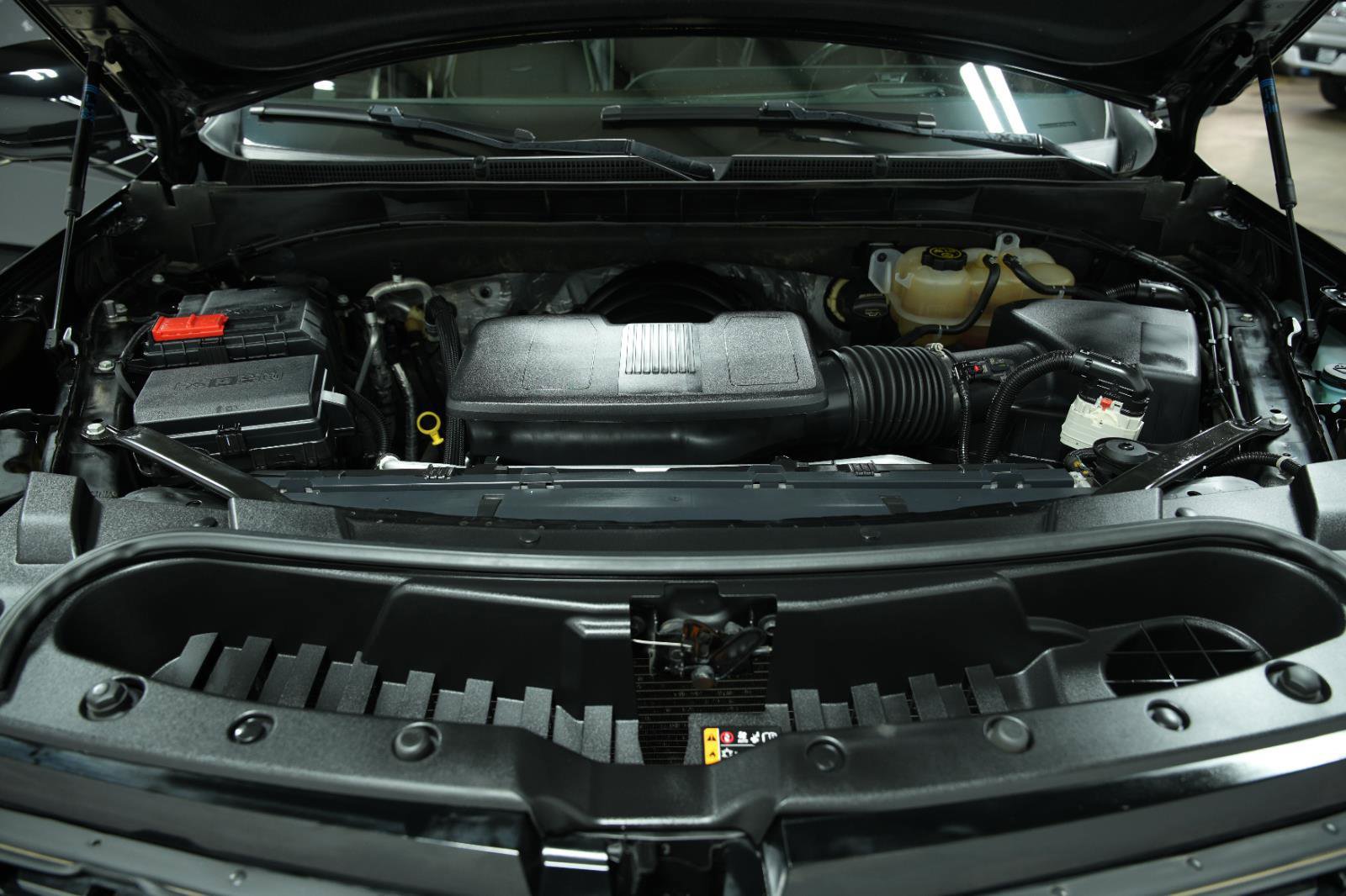 Used 2022 Cadillac Escalade Premium Luxury w/ Performance Package image 13