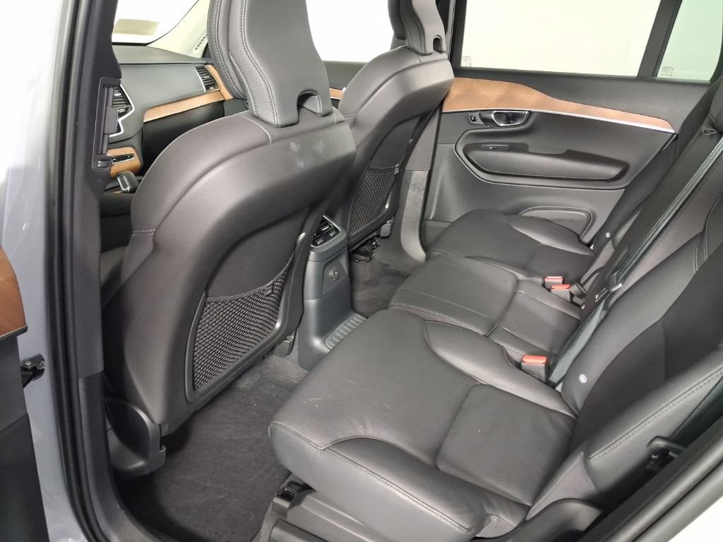 Certified 2025 Volvo XC90 T8 Plus w/ Protection Package AWD/4WD image 18