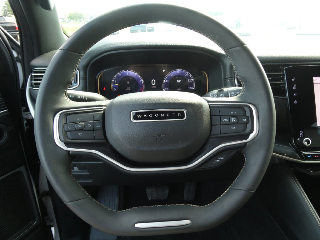 Used 2023 Jeep Wagoneer 4WD w/ Premium Group I image 22