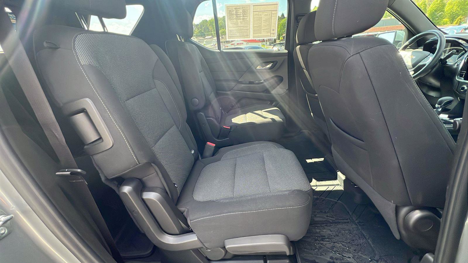 Used 2023 Chevrolet Traverse LT w/ LPO, Floor Liner Package AWD/4WD image 15