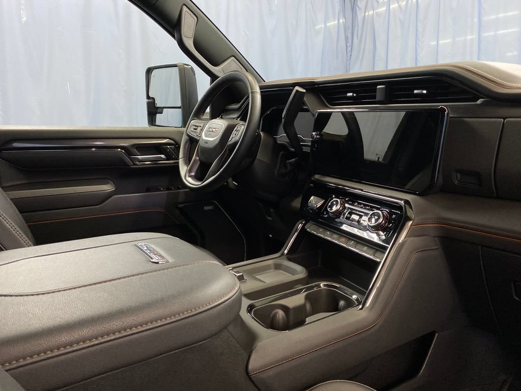 Used 2024 GMC Sierra 2500 AT4 w/ Technology Package AWD/4WD image 40