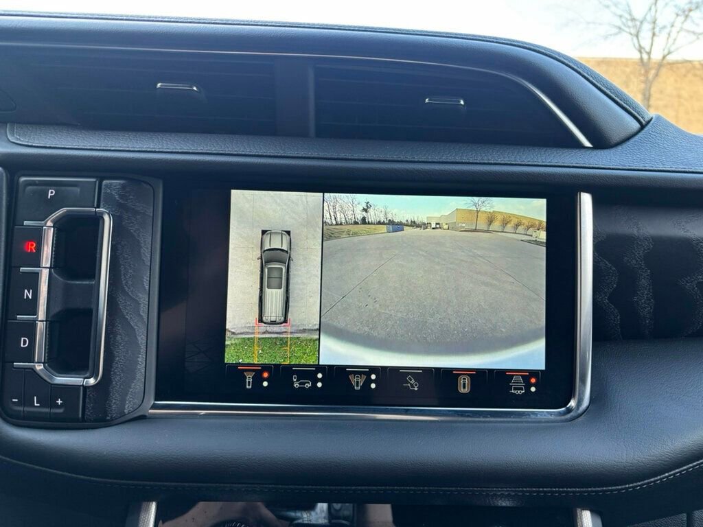 Used 2024 GMC Yukon XL Denali w/ Advanced Technology Package image 33