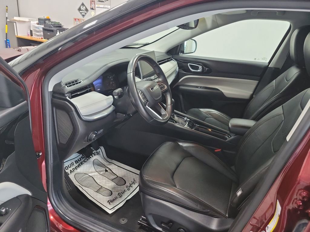 Used 2022 Jeep Compass Limited image 31