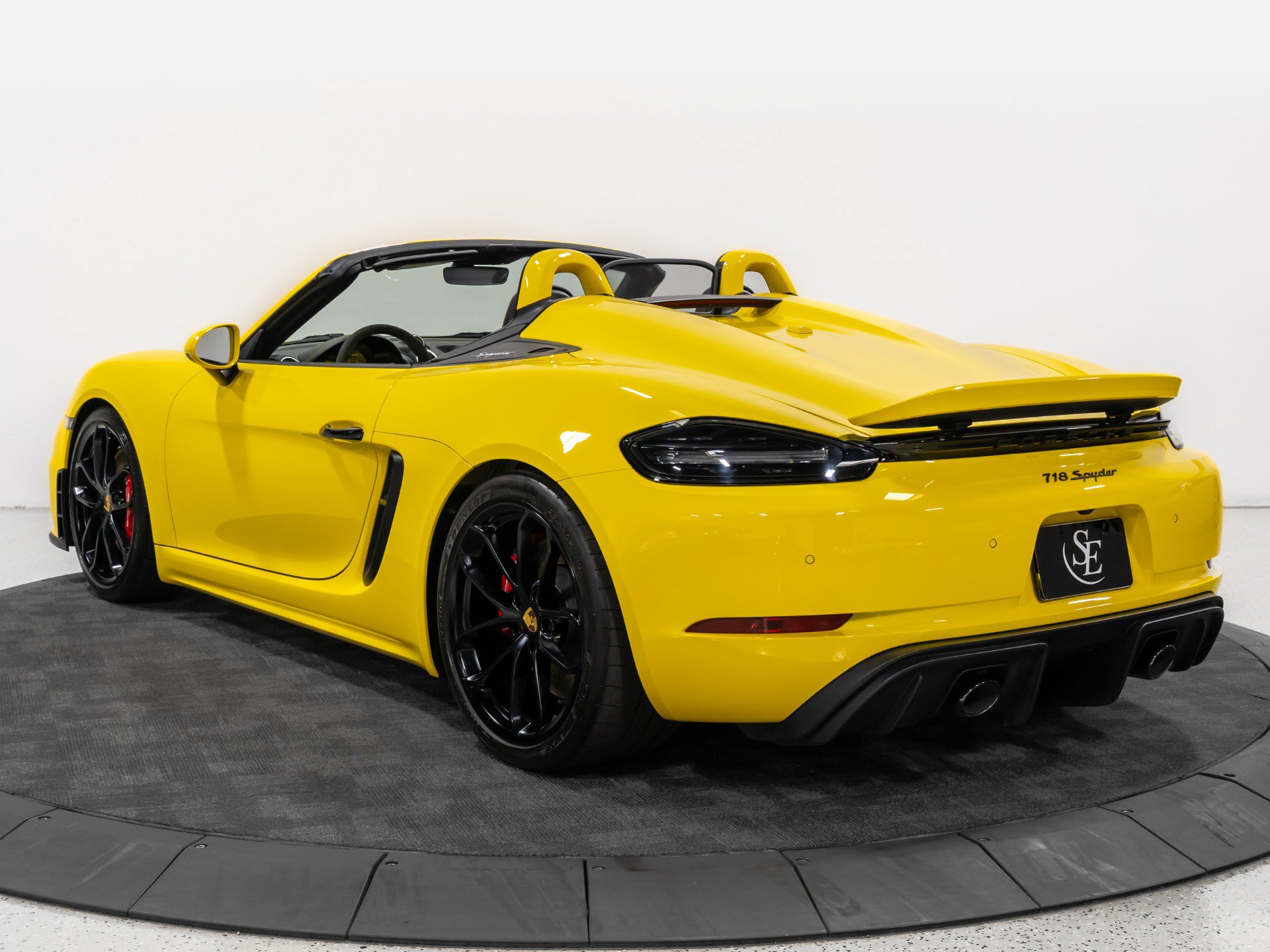 Used 2022 Porsche 718 Boxster Spyder RWD image 6