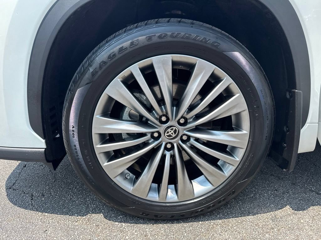 Certified 2020 Toyota Highlander Platinum AWD/4WD image 47