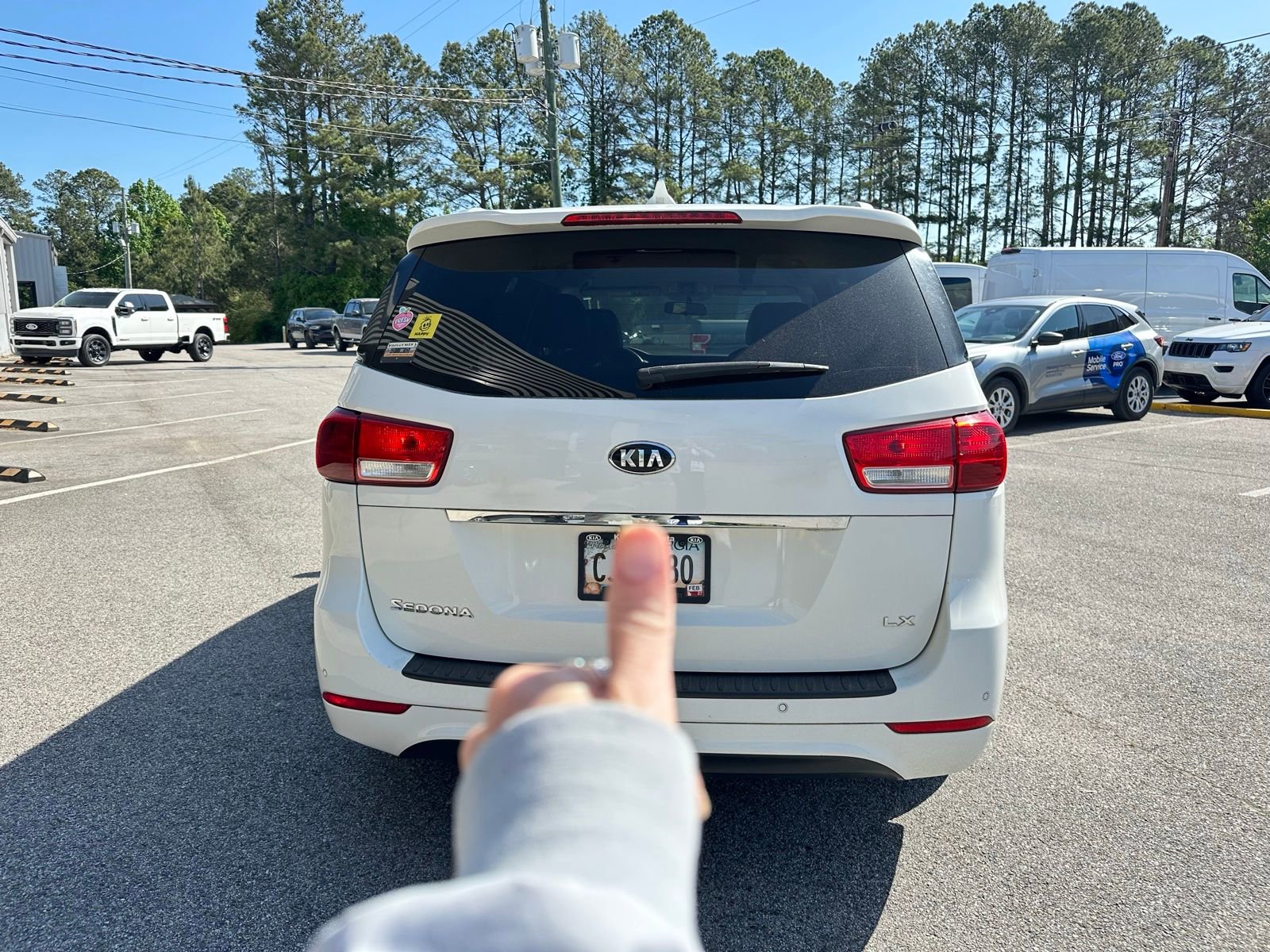 Used 2017 Kia Sedona LX w/ LX Essentials Premium Package image 6