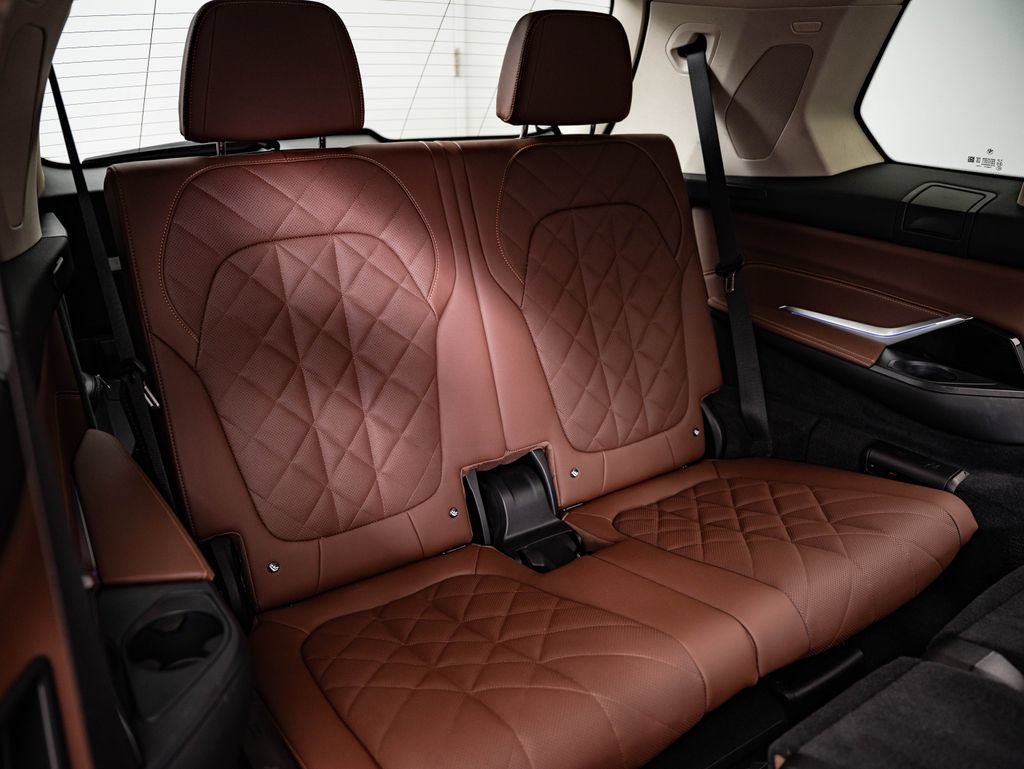 Used 2024 BMW X7 xDrive40i w/ Executive Package AWD/4WD image 48