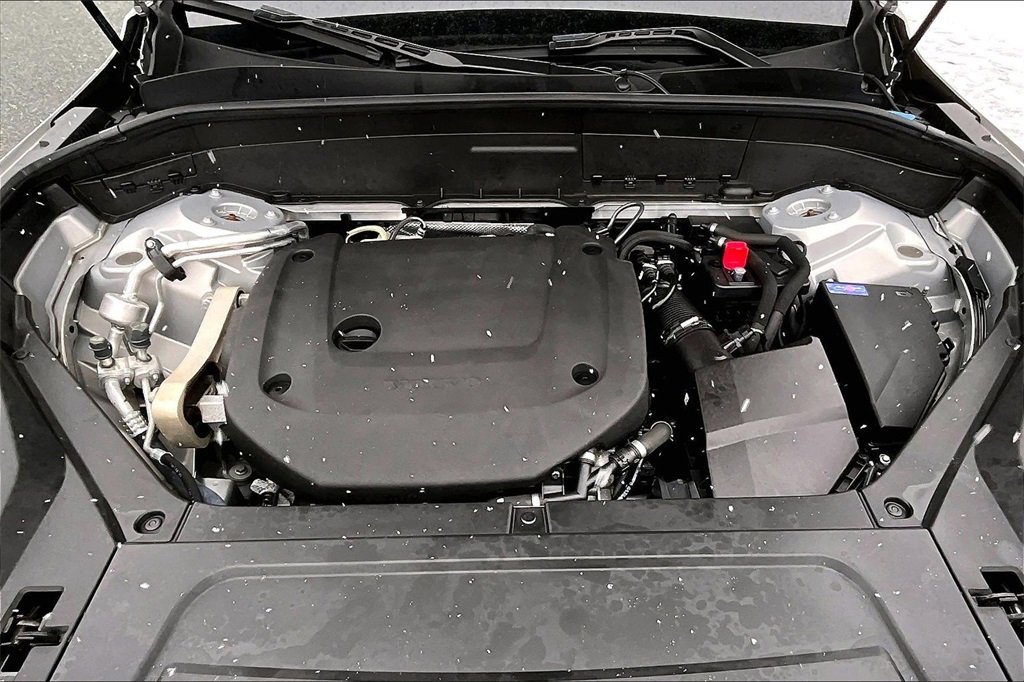 Used 2024 Volvo XC90 B6 Plus w/ Protection Package image 31