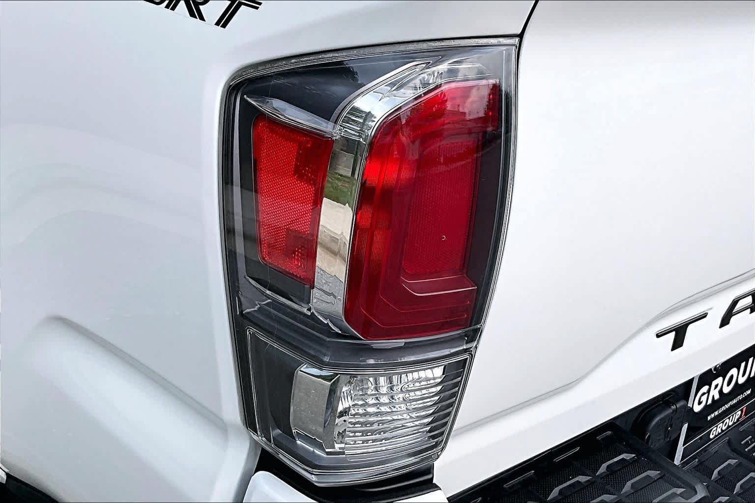 Used 2022 Toyota Tacoma TRD Sport w/ TRD Premium Sport Package AWD/4WD image 29