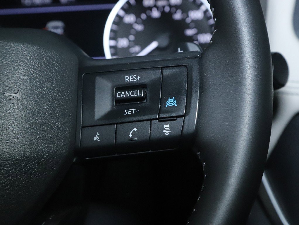 Certified 2025 Nissan Rogue SV image 23