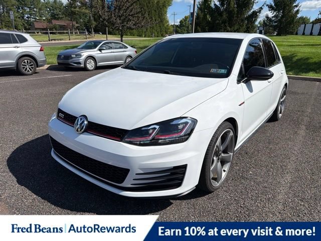 Used 2017 Volkswagen Golf 4-Door FWD image 2
