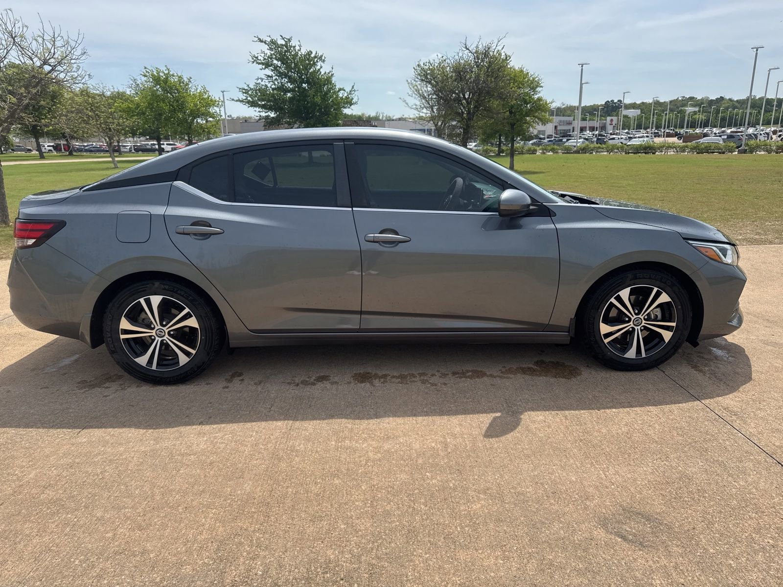 Used 2021 Nissan Sentra SV image 4