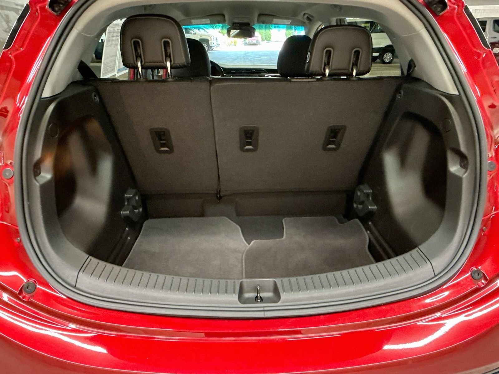 Used 2022 Chevrolet Bolt LT w/ Infotainment Package FWD image 29