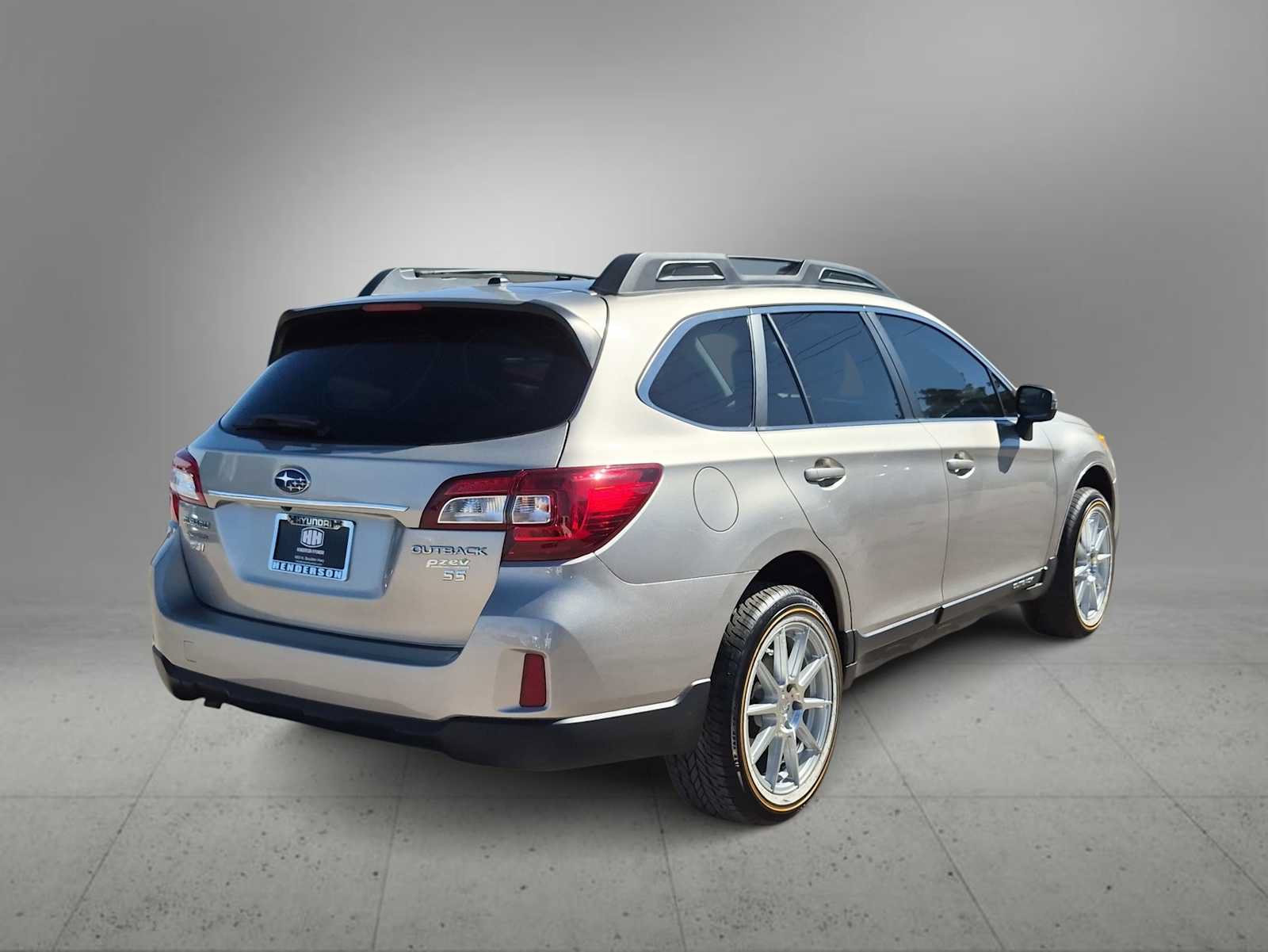 Used 2015 Subaru Outback 2.5i Premium AWD/4WD image 8