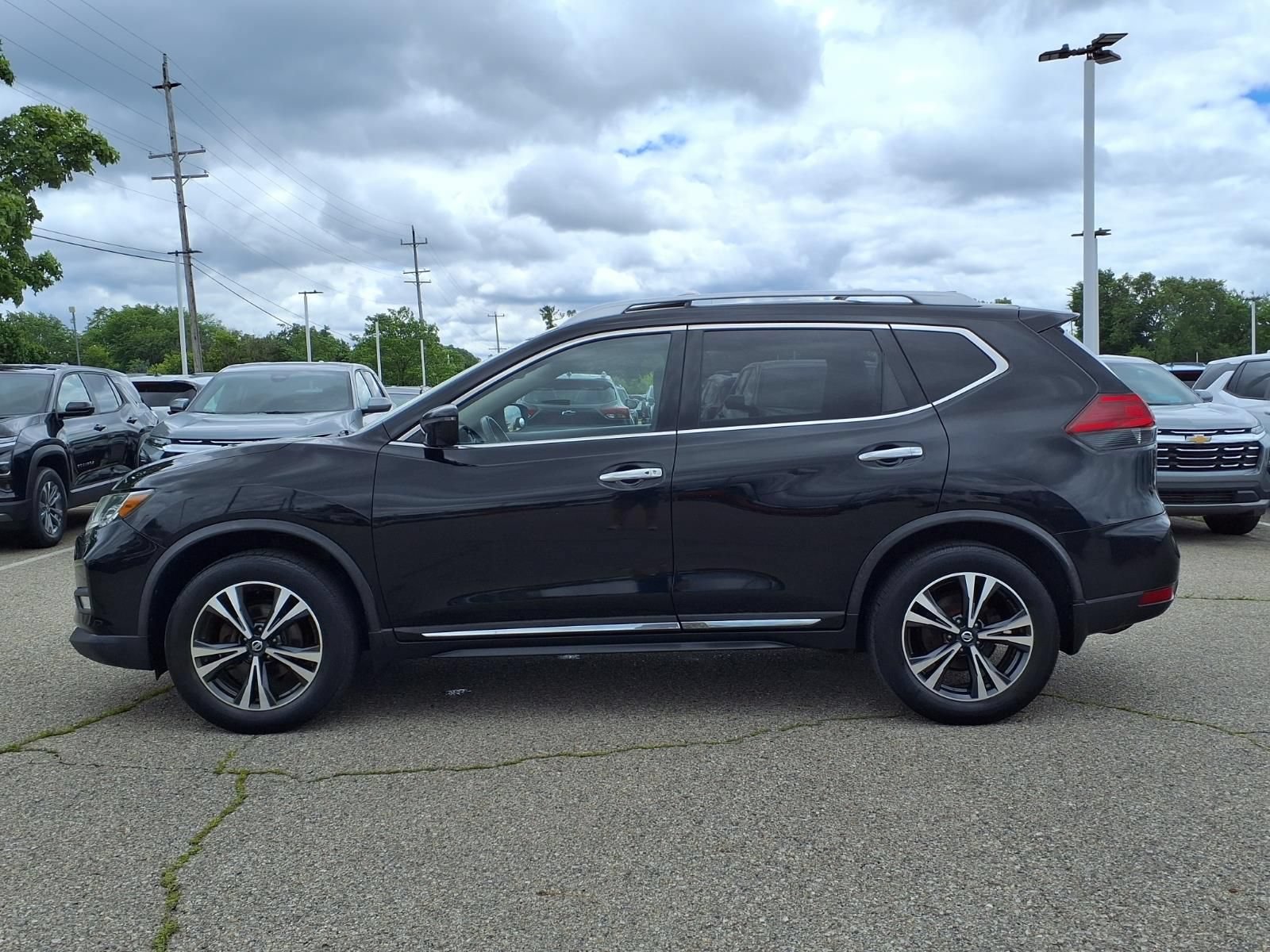 Used 2017 Nissan Rogue SL w/ SL Premium Package AWD/4WD image 8