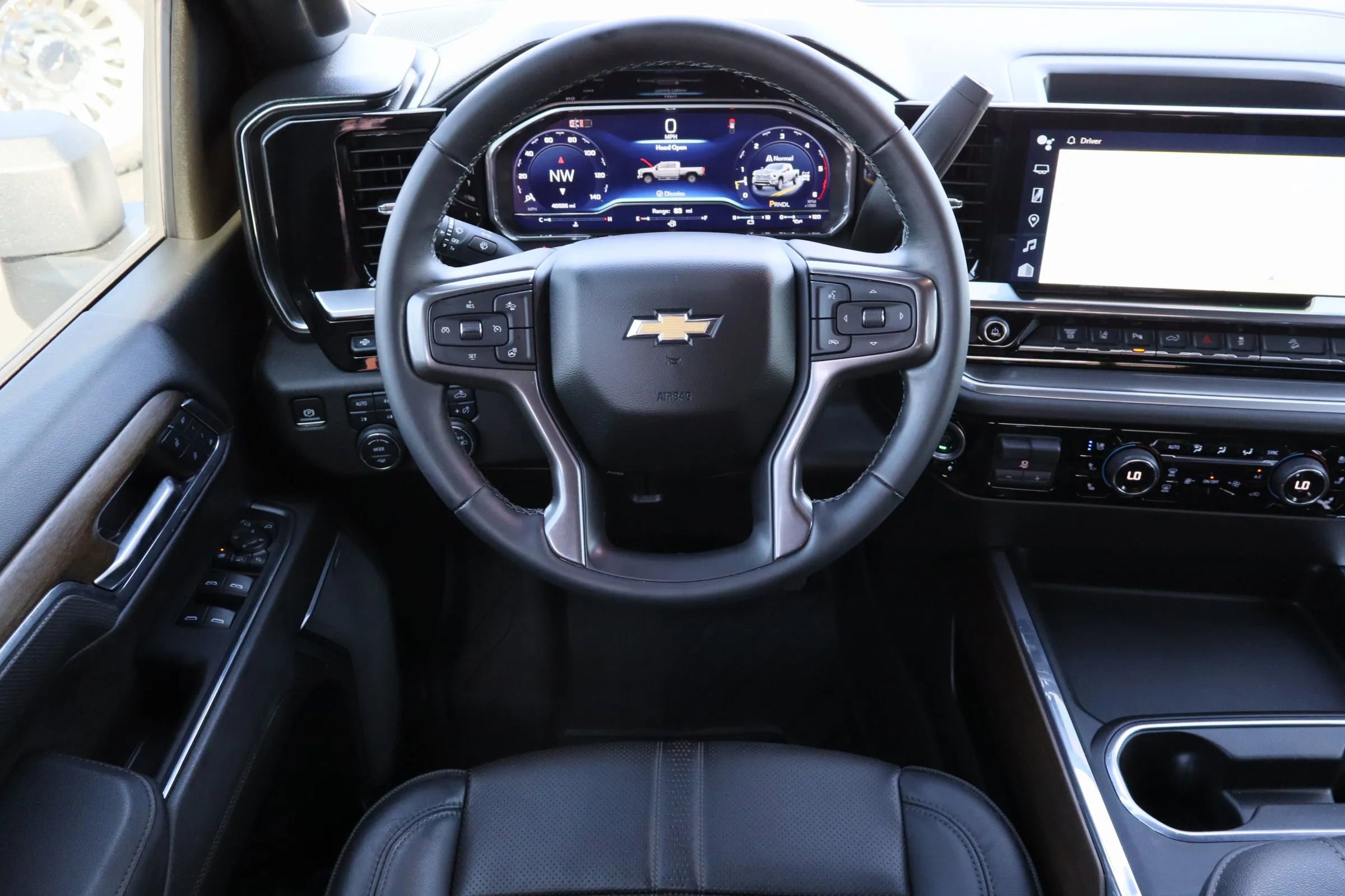 Used 2024 Chevrolet Silverado 2500 High Country w/ High Country Premium Package AWD/4WD image 23
