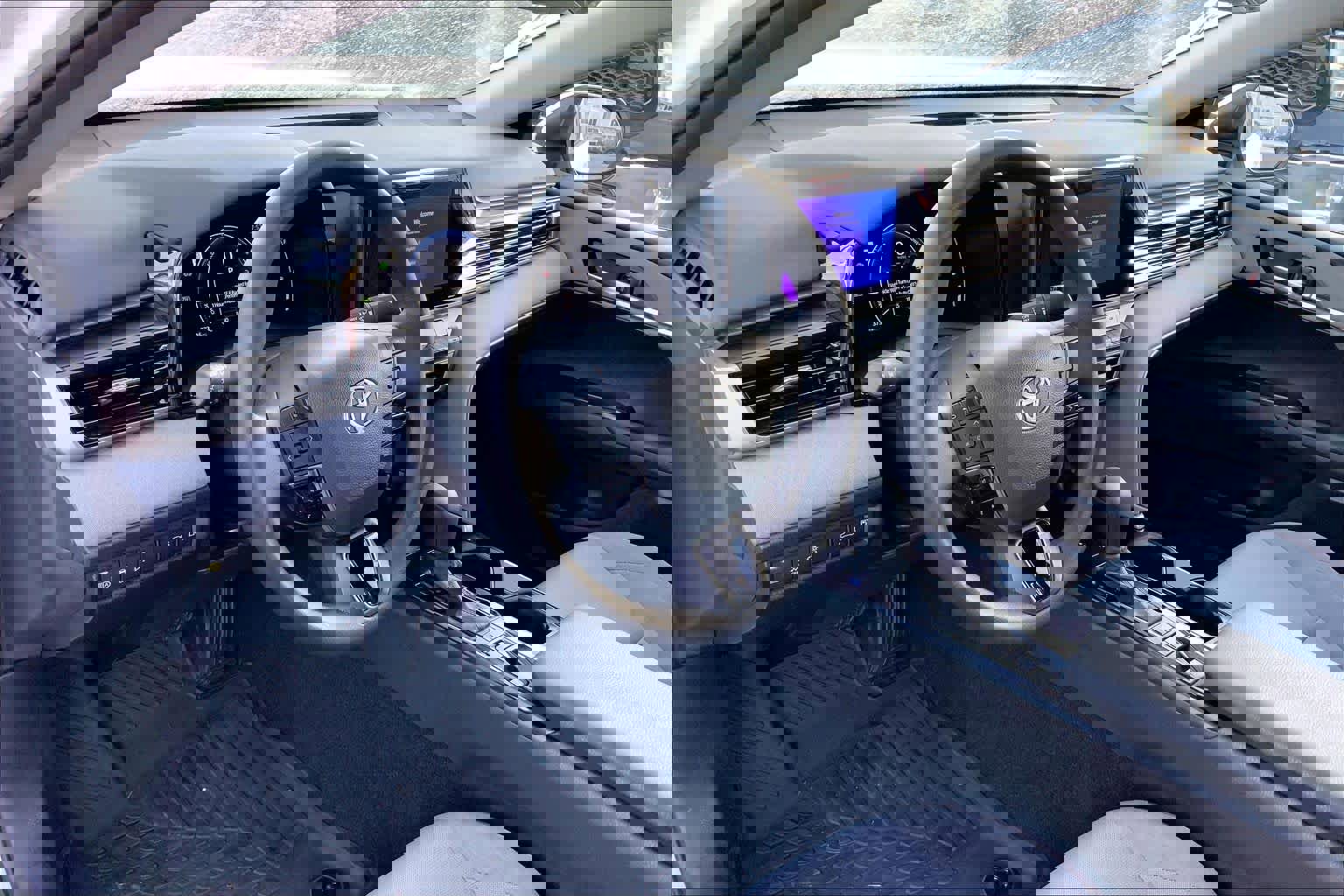 Used 2025 Toyota Camry LE image 17