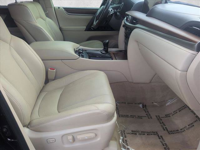 Used 2019 Lexus LX 570 4WD image 30