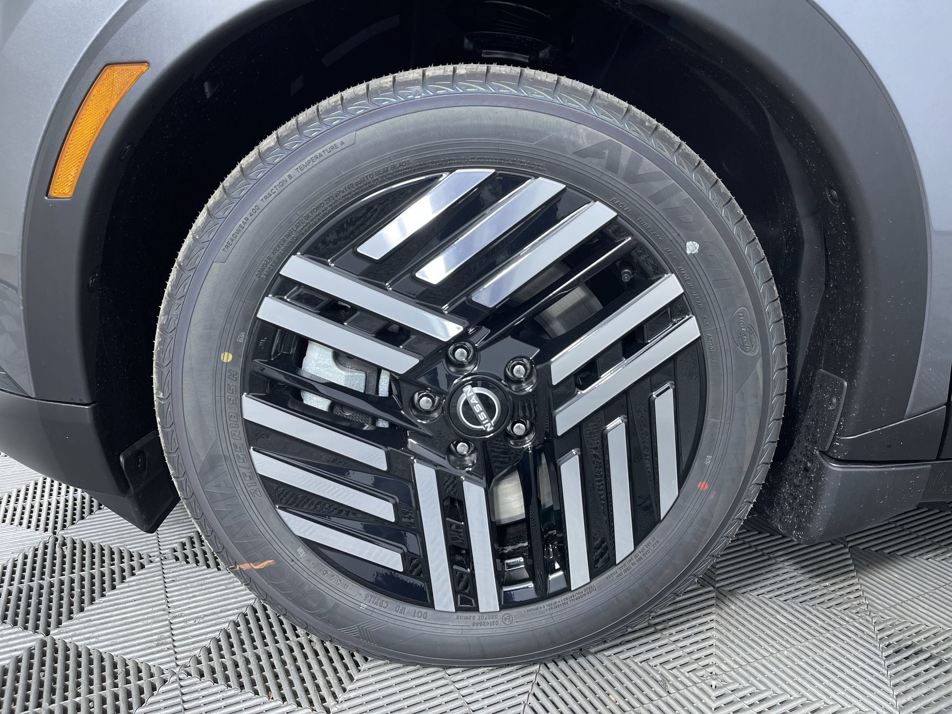 New 2026 Nissan Leaf SV+ w/ Floor Mat Package (SV+) FWD image 24