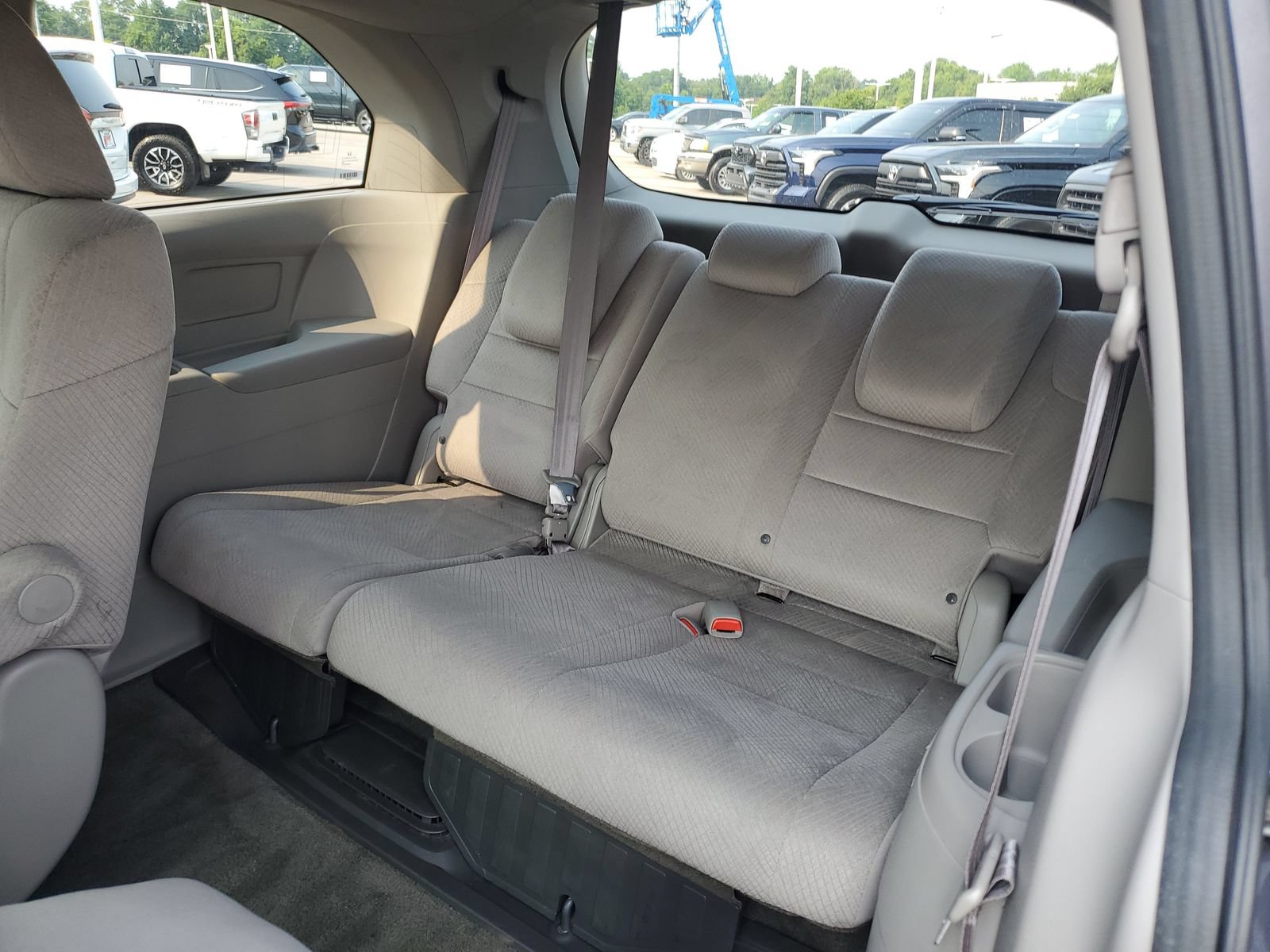 Used 2015 Honda Odyssey LX image 12