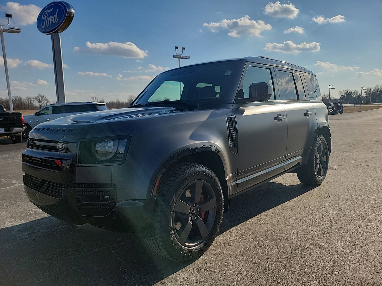 Used 2024 Land Rover Defender 110 X image 2