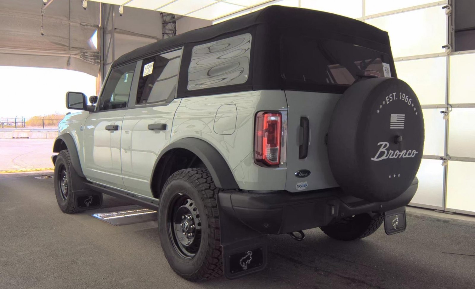 Used 2023 Ford Bronco Black Diamond AWD/4WD image 8