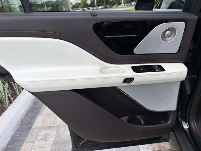 Certified 2023 Lincoln Aviator Black Label w/ Dynamic Handling Package AWD/4WD image 17