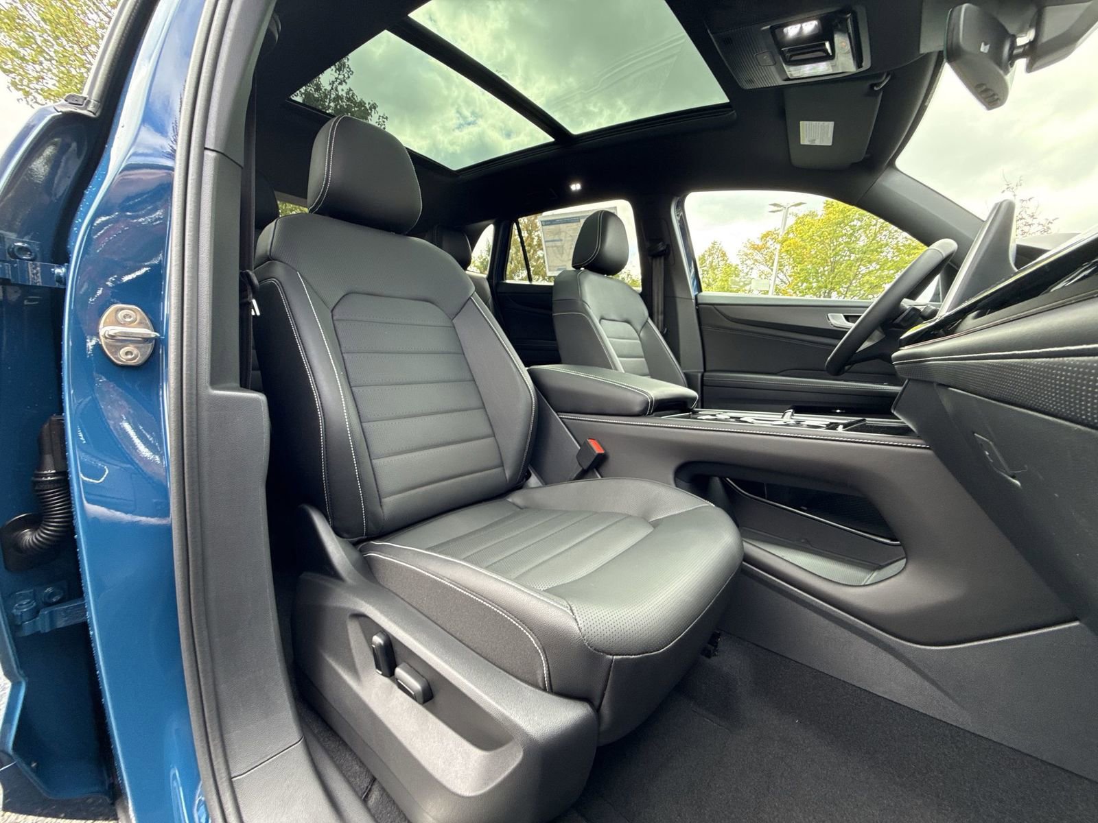 New 2026 Volkswagen Atlas Cross Sport SEL R-Line image 27