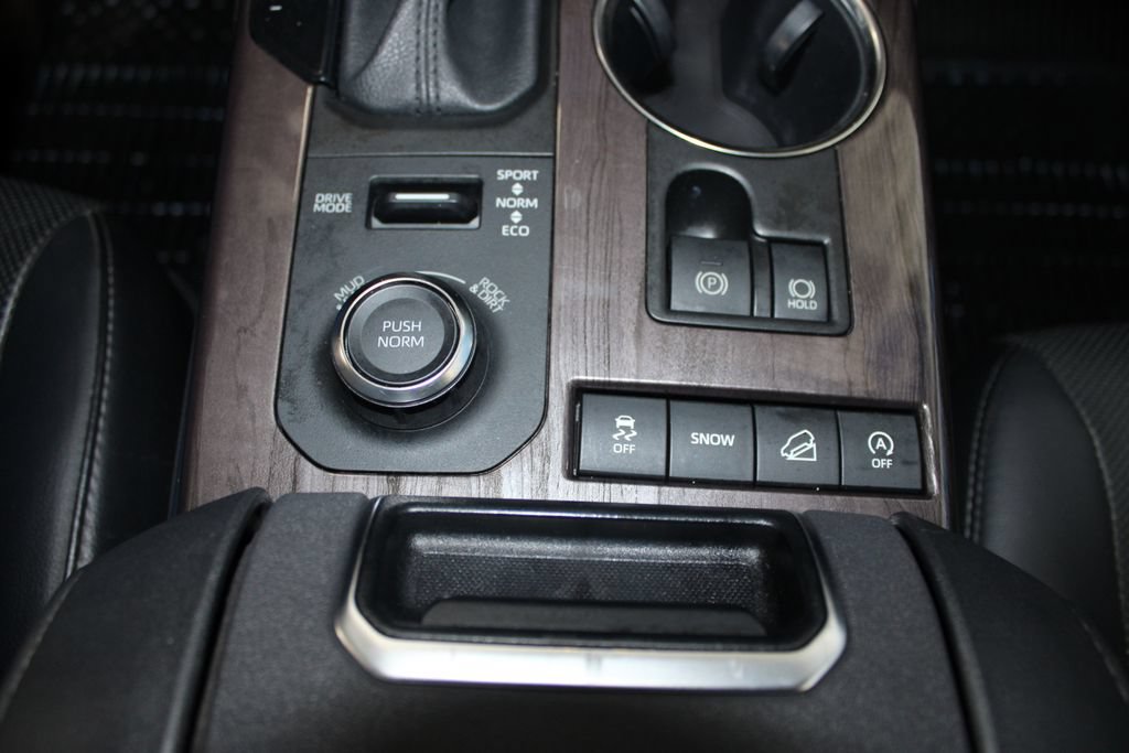 Used 2021 Toyota Highlander Limited AWD/4WD image 20