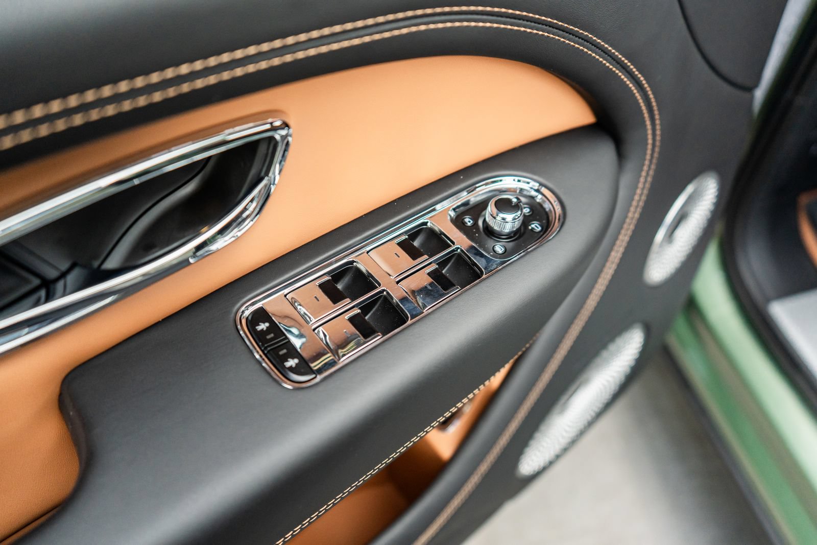New 2026 Bentley Bentayga AWD/4WD image 24