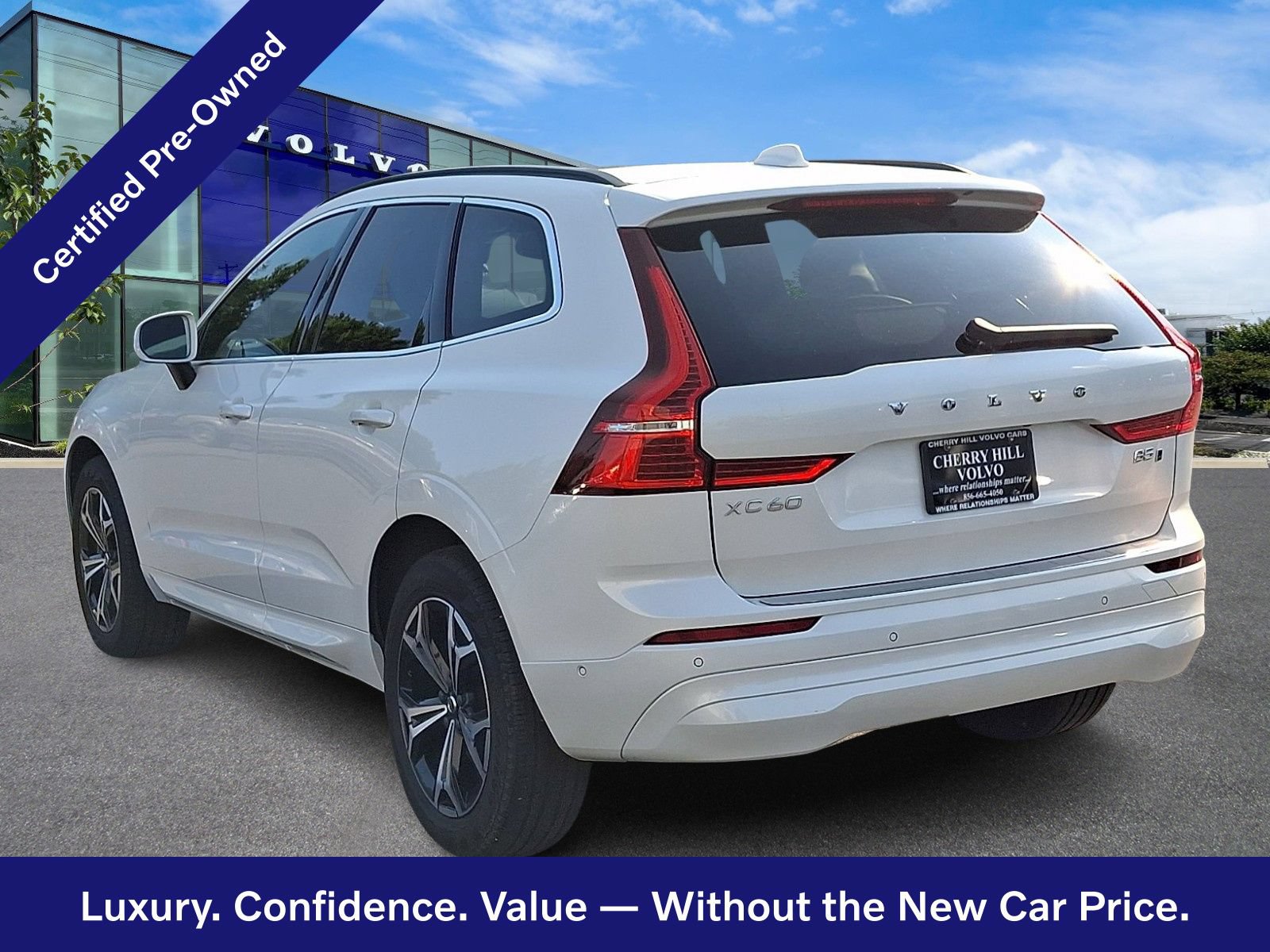 Certified 2022 Volvo XC60 B5 Momentum w/ Advanced Package AWD/4WD image 5