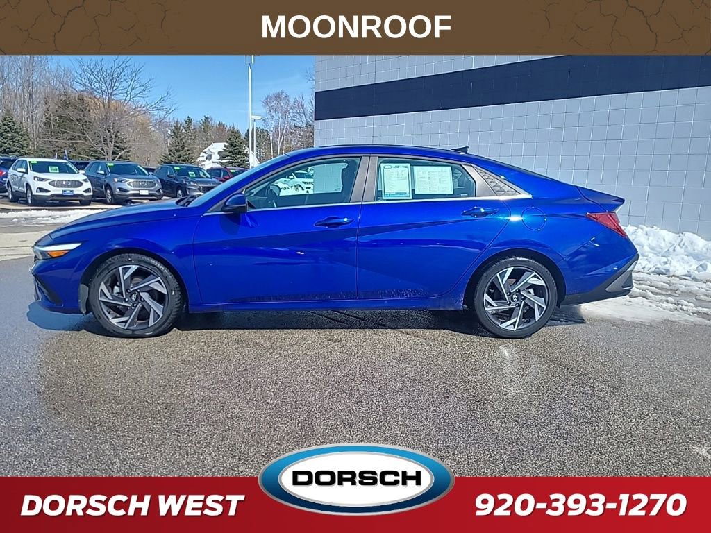 Used 2025 Hyundai Elantra Limited image 2