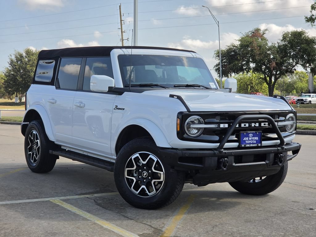 Used 2023 Ford Bronco Outer Banks AWD/4WD image 2