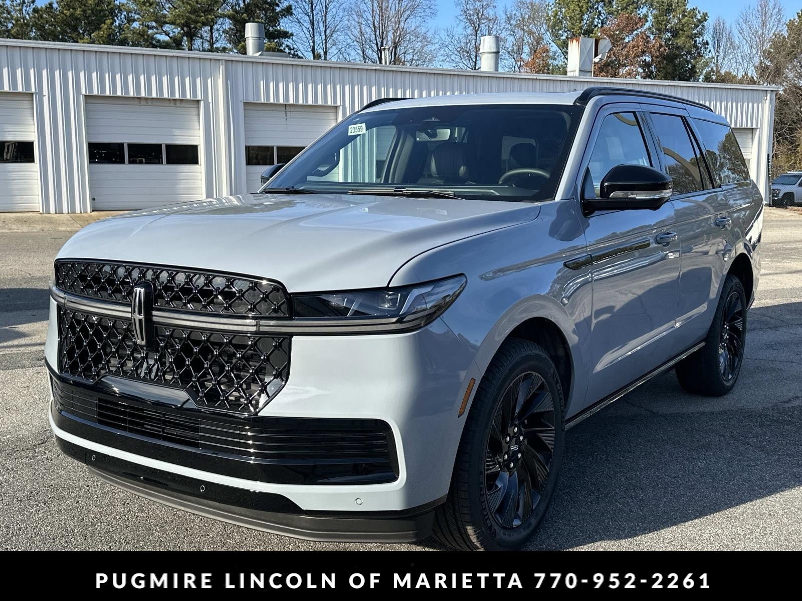 New 2025 Lincoln Navigator Reserve w/ Jet Appearance Package AWD/4WD image 3