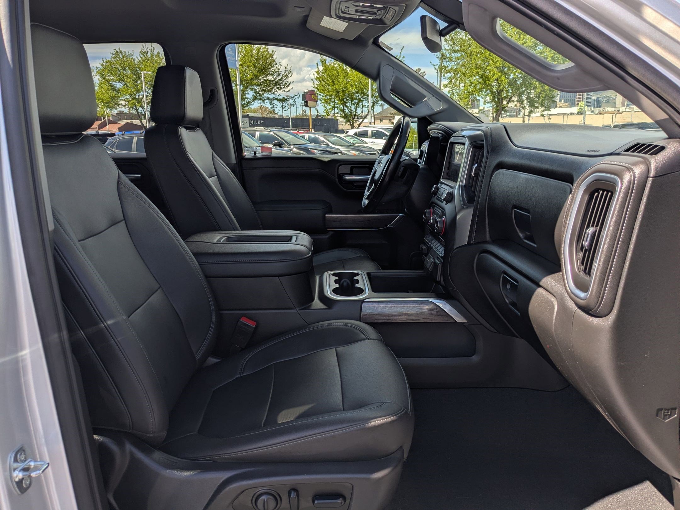 Used 2021 Chevrolet Silverado 1500 LTZ w/ Z71 Off-Road Package AWD/4WD image 32