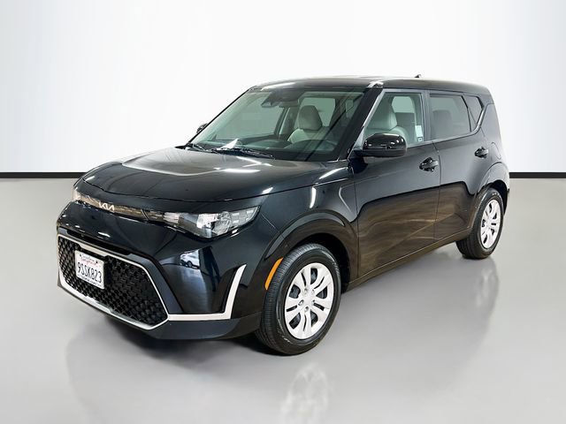 Certified 2025 Kia Soul LX FWD image 3