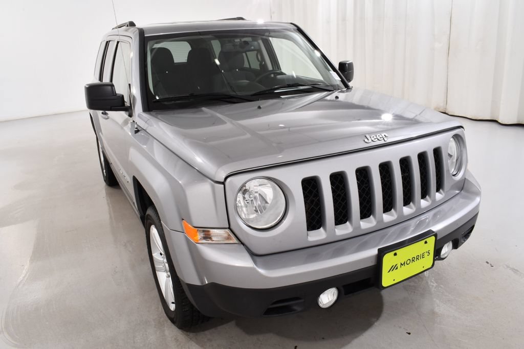 Used 2015 Jeep Patriot Latitude AWD/4WD image 4