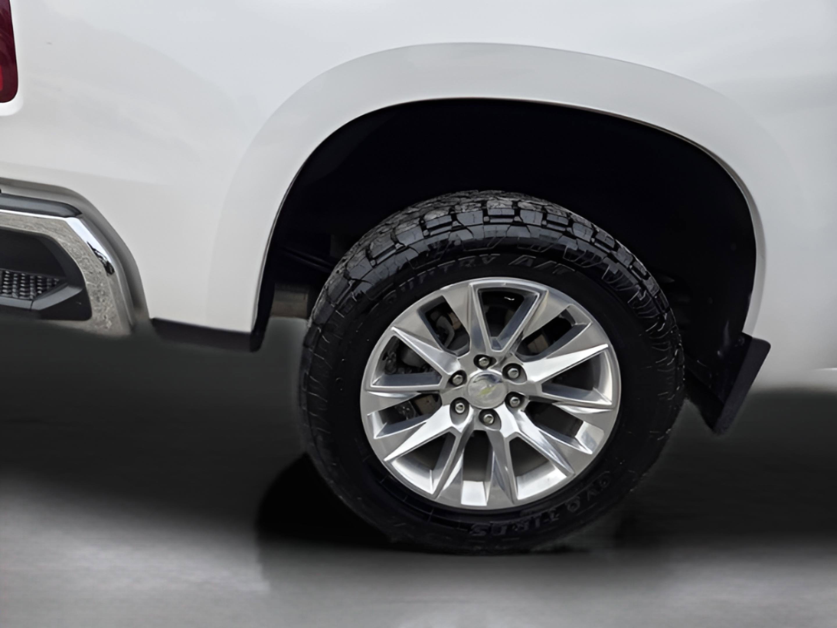 Used 2019 Chevrolet Silverado 1500 LTZ w/ LTZ Plus Package image 18