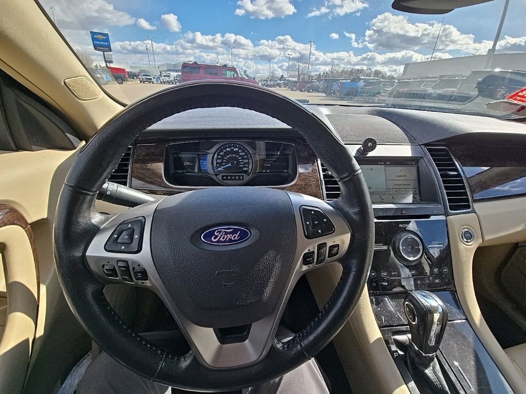 Used 2018 Ford Taurus Limited image 17