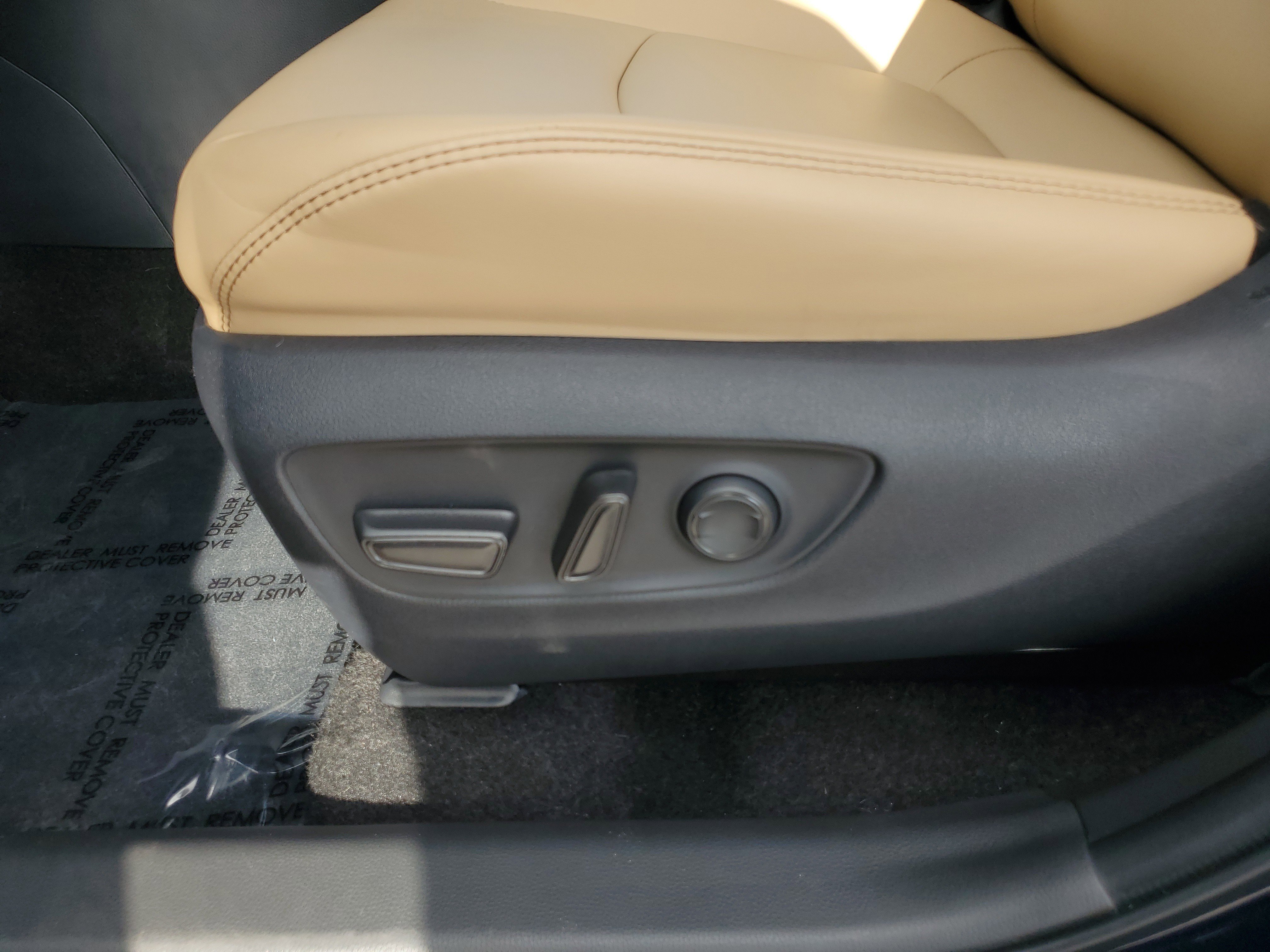 Used 2025 Toyota RAV4 XLE Premium image 13