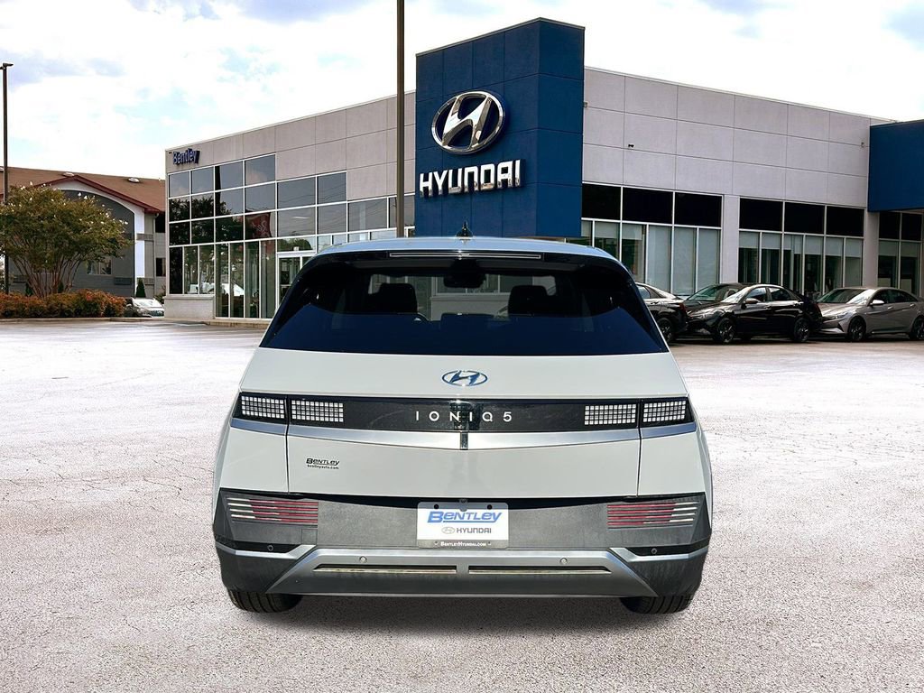 Certified 2023 Hyundai Ioniq 5 SE w/ Cargo Package image 4