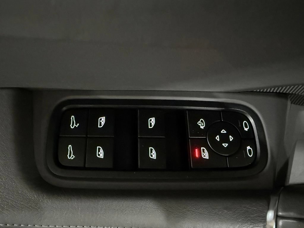 Used 2022 Porsche Cayenne GTS AWD/4WD image 23