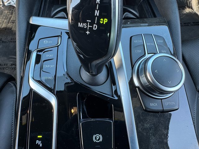 Used 2022 BMW 530i xDrive w/ Premium Package image 28