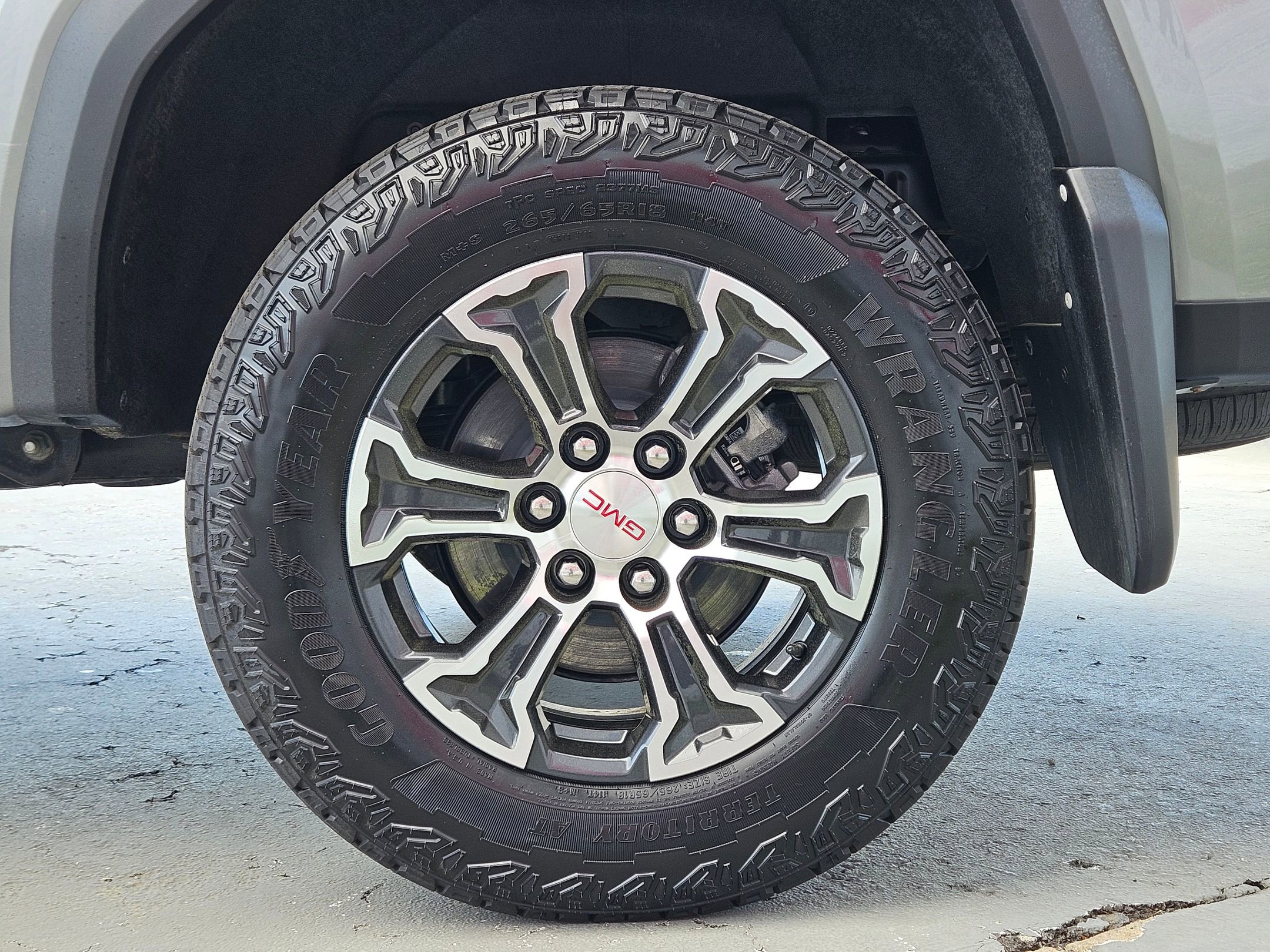 Used 2024 GMC Canyon AT4 w/ AT4 Premium Package image 28