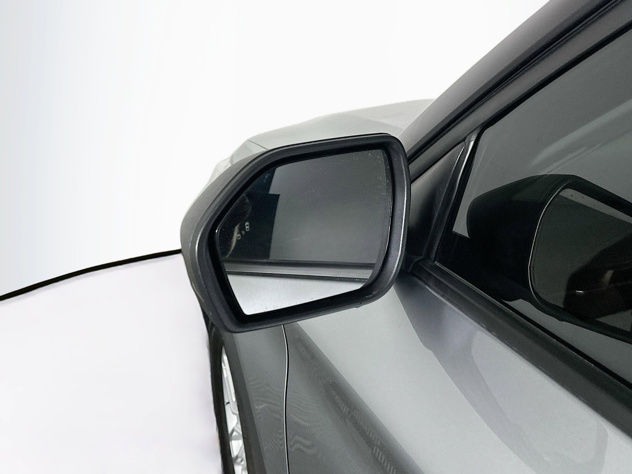 Used 2025 Ford Explorer Active RWD image 16